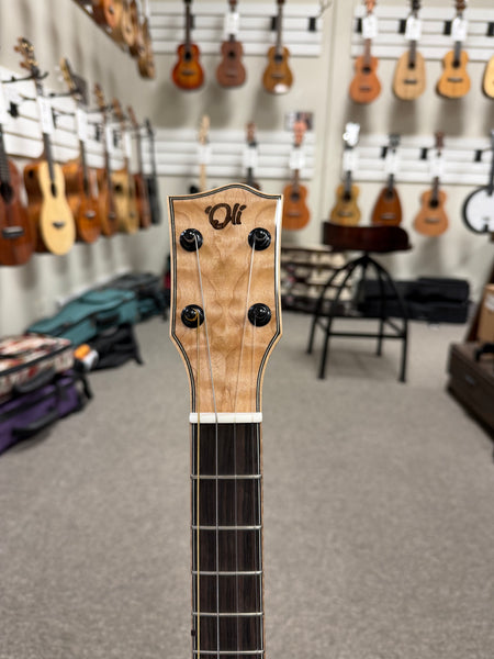Oli L2-BQM-BL Solid Quilted Maple Ocean Blue Baritone Ukulele w/Case