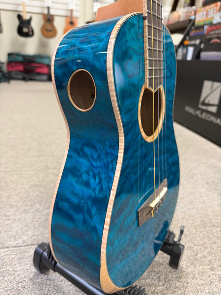 Oli L2-BQM-BL Solid Quilted Maple Ocean Blue Baritone Ukulele w/Case