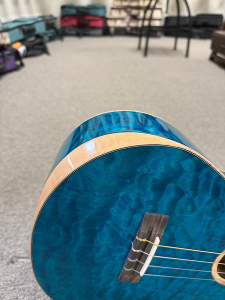 Oli L2-BQM-BL Solid Quilted Maple Ocean Blue Baritone Ukulele w/Case