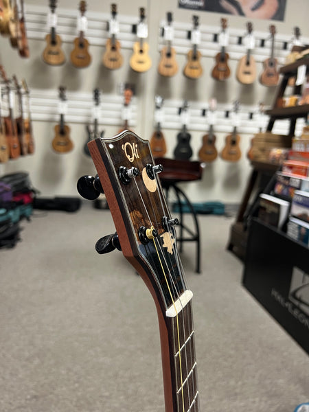 Oli L2-BCPMR Solid Port Orford Cedar/Myrtle Baritone Ukulele w/Case