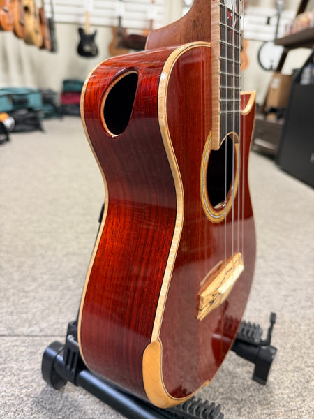 Maestro by Hozen Solid Padauk Custom Tenor Ukulele w/Case - Island Series