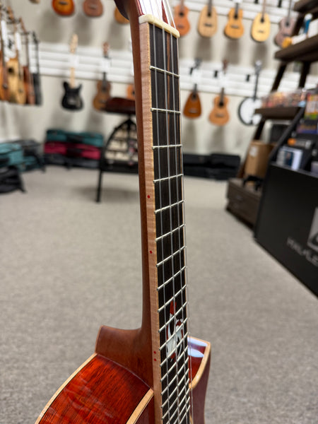 Maestro by Hozen Solid Padauk Custom Tenor Ukulele w/Case - Island Series