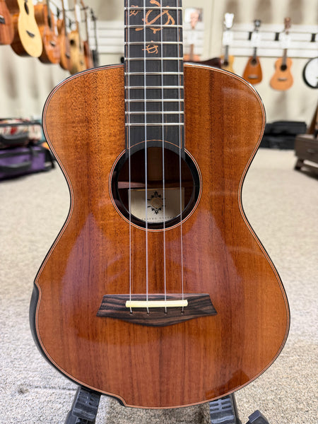 Maestro by Hozen Solid Koa Custom Tenor Ukulele w/Case - Island Series