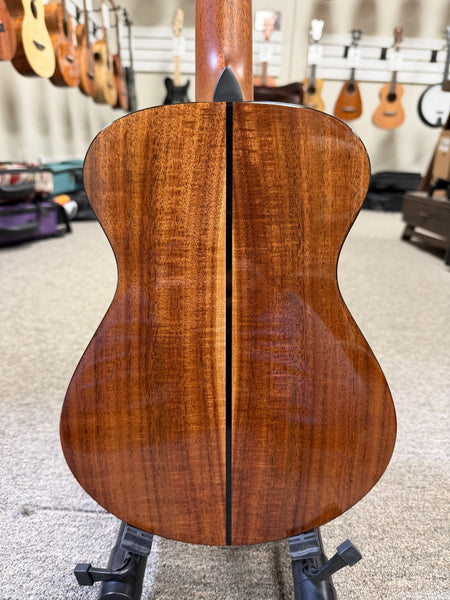 Maestro by Hozen Solid Koa Custom Tenor Ukulele w/Case - Island Series