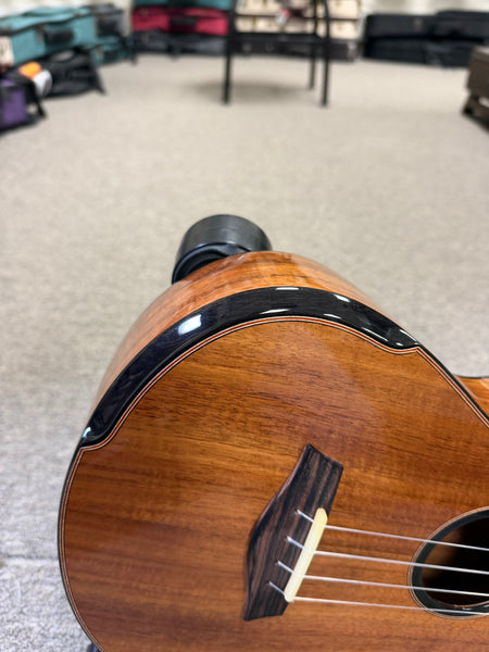 Maestro by Hozen Solid Koa Custom Tenor Ukulele w/Case - Island Series