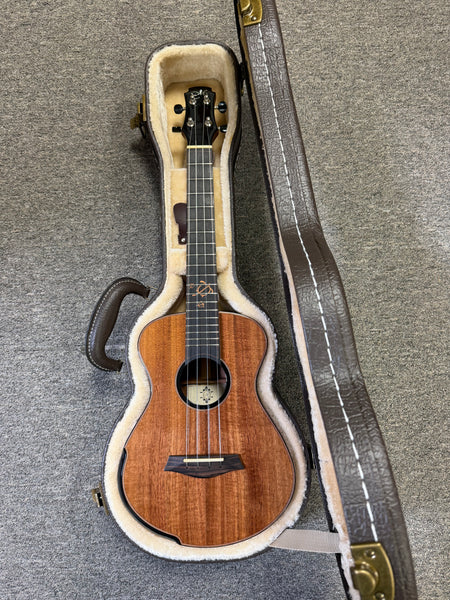 Maestro by Hozen Solid Koa Custom Tenor Ukulele w/Case - Island Series
