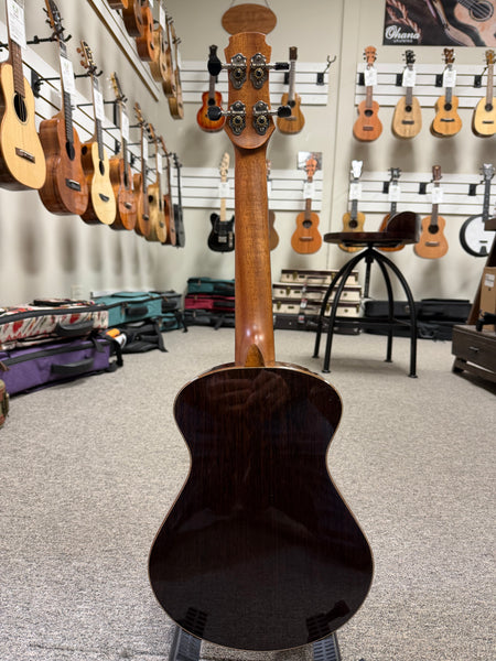 Maestro by Hozen Solid Spruce/Wenge Concert Ukulele w/Case - Island Series
