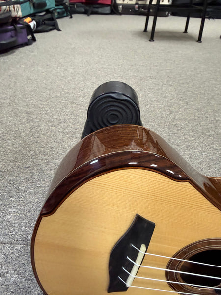 Maestro by Hozen Solid Spruce/Wenge Concert Ukulele w/Case - Island Series