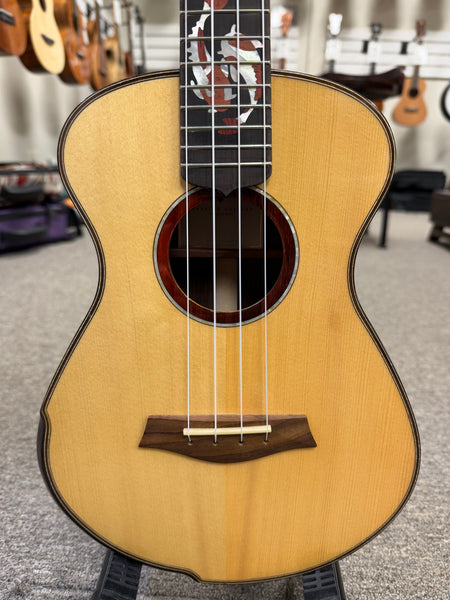 Maestro by Hozen Solid Spruce/Rosewood Custom Tenor Ukulele w/Case - B-Stock - Island Series