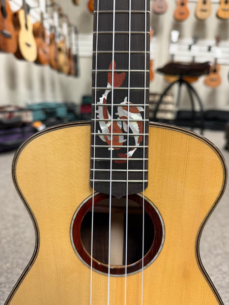 Maestro by Hozen Solid Spruce/Rosewood Custom Tenor Ukulele w/Case - B-Stock - Island Series