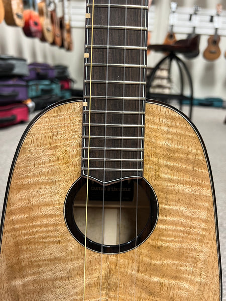 Oli L2-TPMG Solid Mango Pineapple Tenor Ukulele w/Case