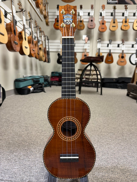 KALA KA-F8D-KHG-S Pan Pacific Solid Koa Figure 8 Soprano Ukulele w/Case