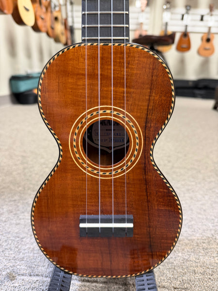KALA KA-F8D-KHG-S Pan Pacific Solid Koa Figure 8 Soprano Ukulele w/Case