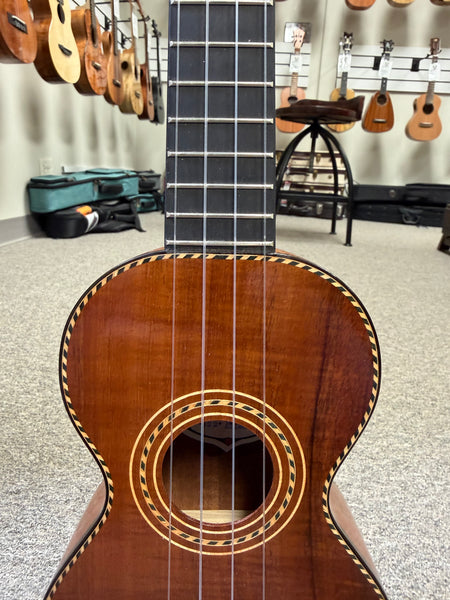 KALA KA-F8D-KHG-S Pan Pacific Solid Koa Figure 8 Soprano Ukulele w/Case