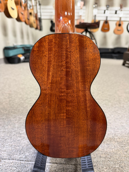 KALA KA-F8D-KHG-S Pan Pacific Solid Koa Figure 8 Soprano Ukulele w/Case