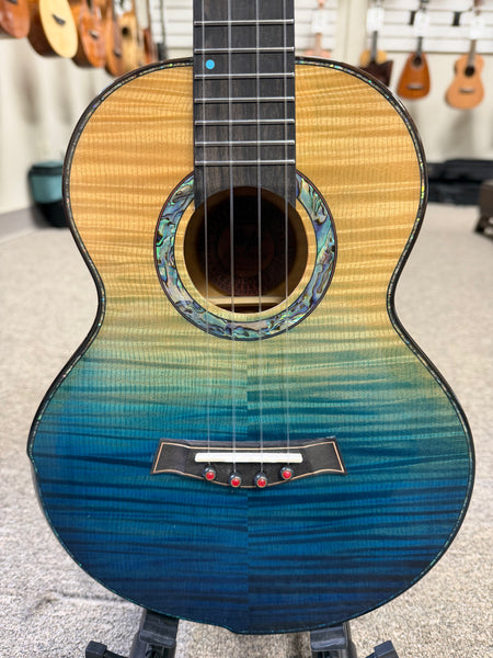 Flight A10FM Solid Flamed Maple Faded Blue 10th Anniversary Tenor Ukulele w/Case