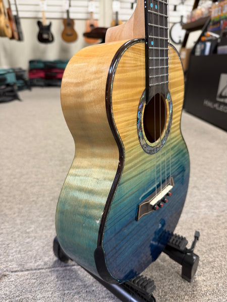 Flight A10FM Solid Flamed Maple Faded Blue 10th Anniversary Tenor Ukulele w/Case