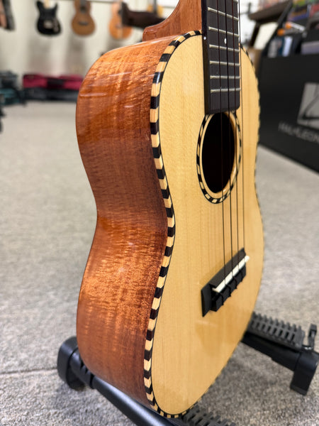 Millar SP-240W Solid Spruce/Solid Acacia Concert Ukulele