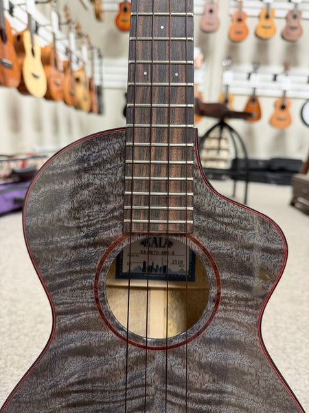 KALA KA-METD-BMR-B Solid Mango Black Night Baritone Ukulele w/Case - Pre Loved