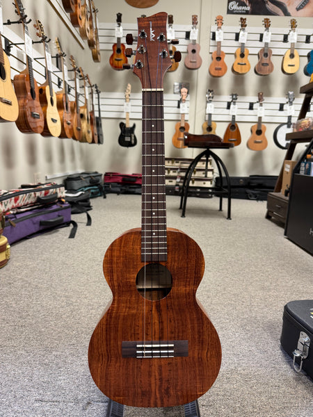 Kamaka HF-35 Solid Koa 5 String Tenor Ukulele w/Case - Made in Hawaii !!