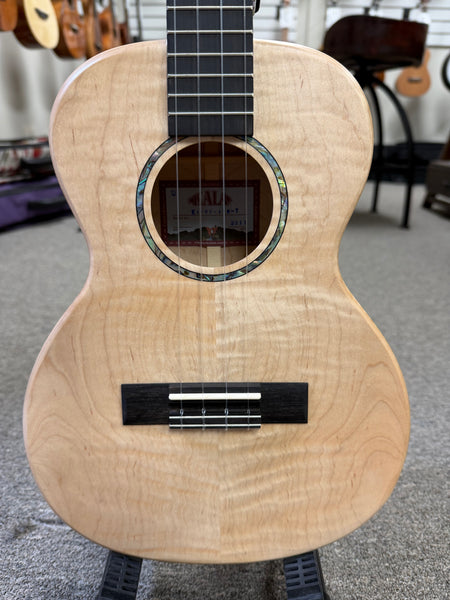 KALA KA-WF-AFM-T Solid Flame Maple Tenor Ukulele w/Case - Waterfall Series