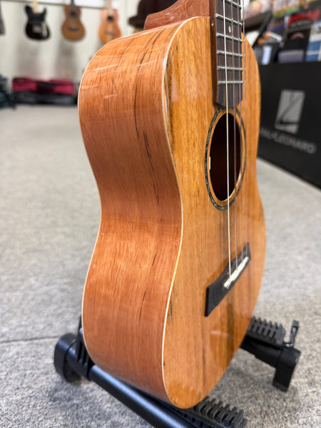 Makaio MSMT-10E  Electric Spalted Mango Tenor Ukulele w/Case