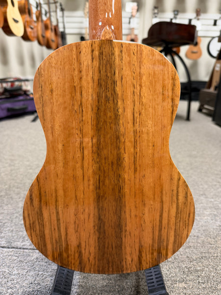Makaio MSMT-10E  Electric Spalted Mango Tenor Ukulele w/Case