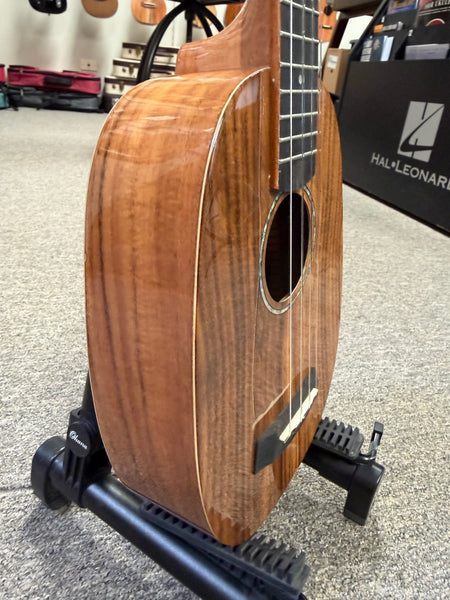 Makaio MKTP-10 Koa Pineapple Concert Long Neck Ukulele w/Case