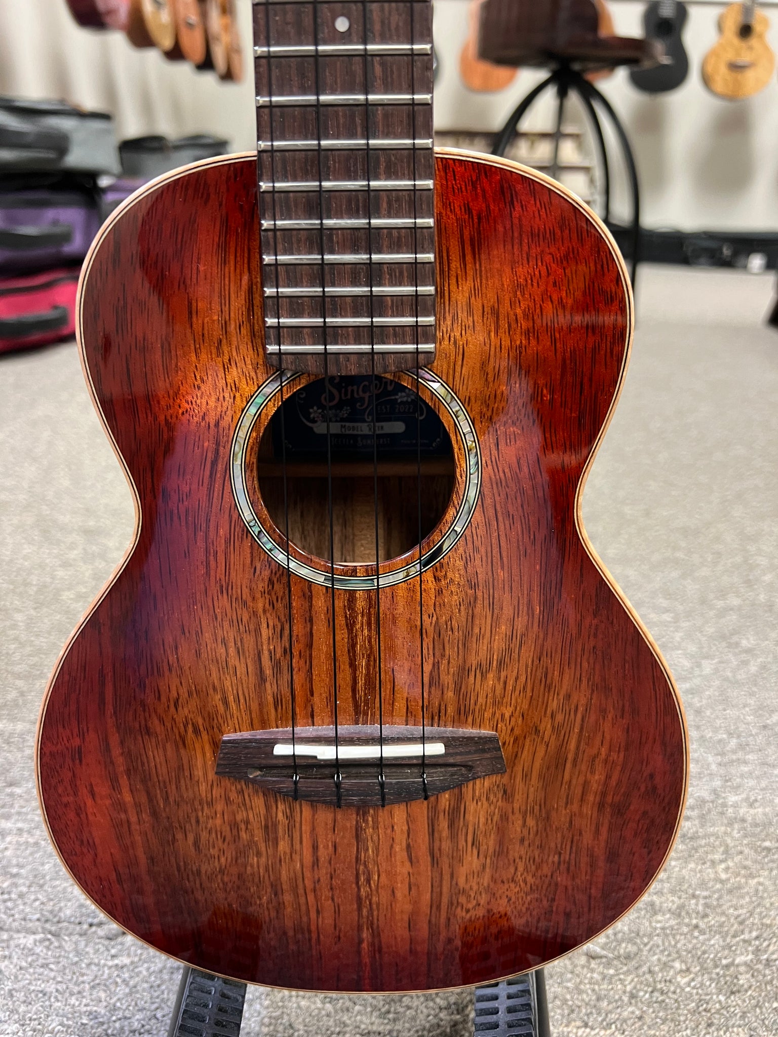Singer by aNueNue RC1K-IT Solid Koa Concert Ukulele w/Case - Ice Tea Sunburst - Pre Loved