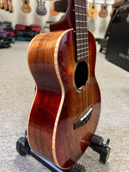 Singer by aNueNue RC1K-IT Solid Koa Concert Ukulele w/Case - Ice Tea Sunburst - Pre Loved