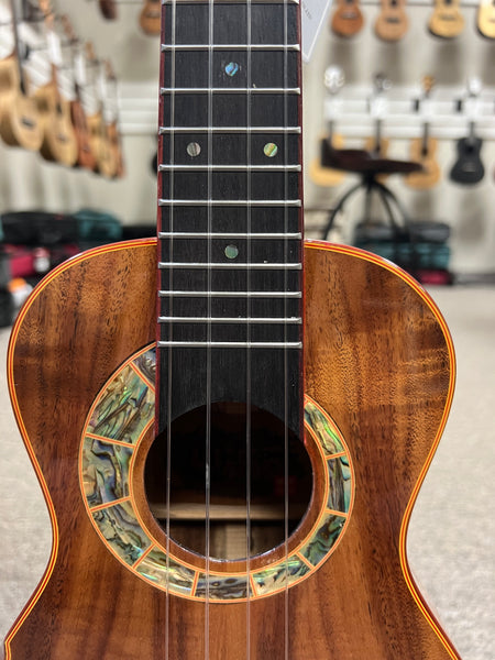 SNAIL S-60C Solid Acacia Concert Ukulele w/Case #3 - Comfort Armrest - Aloha City Ukes