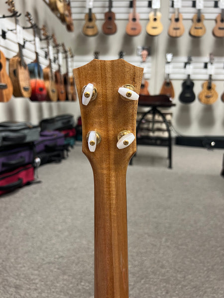 Rebel Double Creme Plus Solid Mango Concert Ukulele w/Case