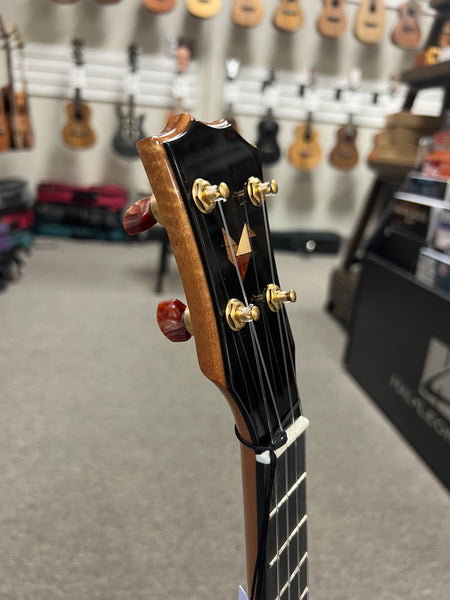 Rebel Creme Brulee Solid Mango Tenor Ukulele w/Case - Rebel Mango Slim Tenor