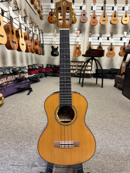 Flight Diana TE Electric Tenor Ukulele w/Case - Solid Cedar/Walnut