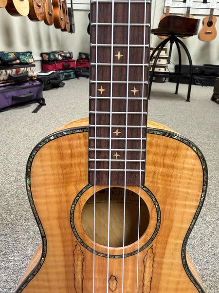 HUG SMP-CG Spalted Maple Concert Ukulele