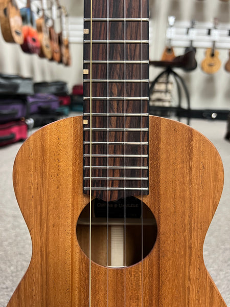 Oli L-TM-S Solid Mahogany Satin Tenor Ukulele w/Case