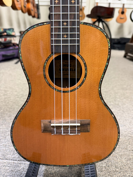 HUG SCR-CG Solid Cedar/Rosewood Concert Ukulele