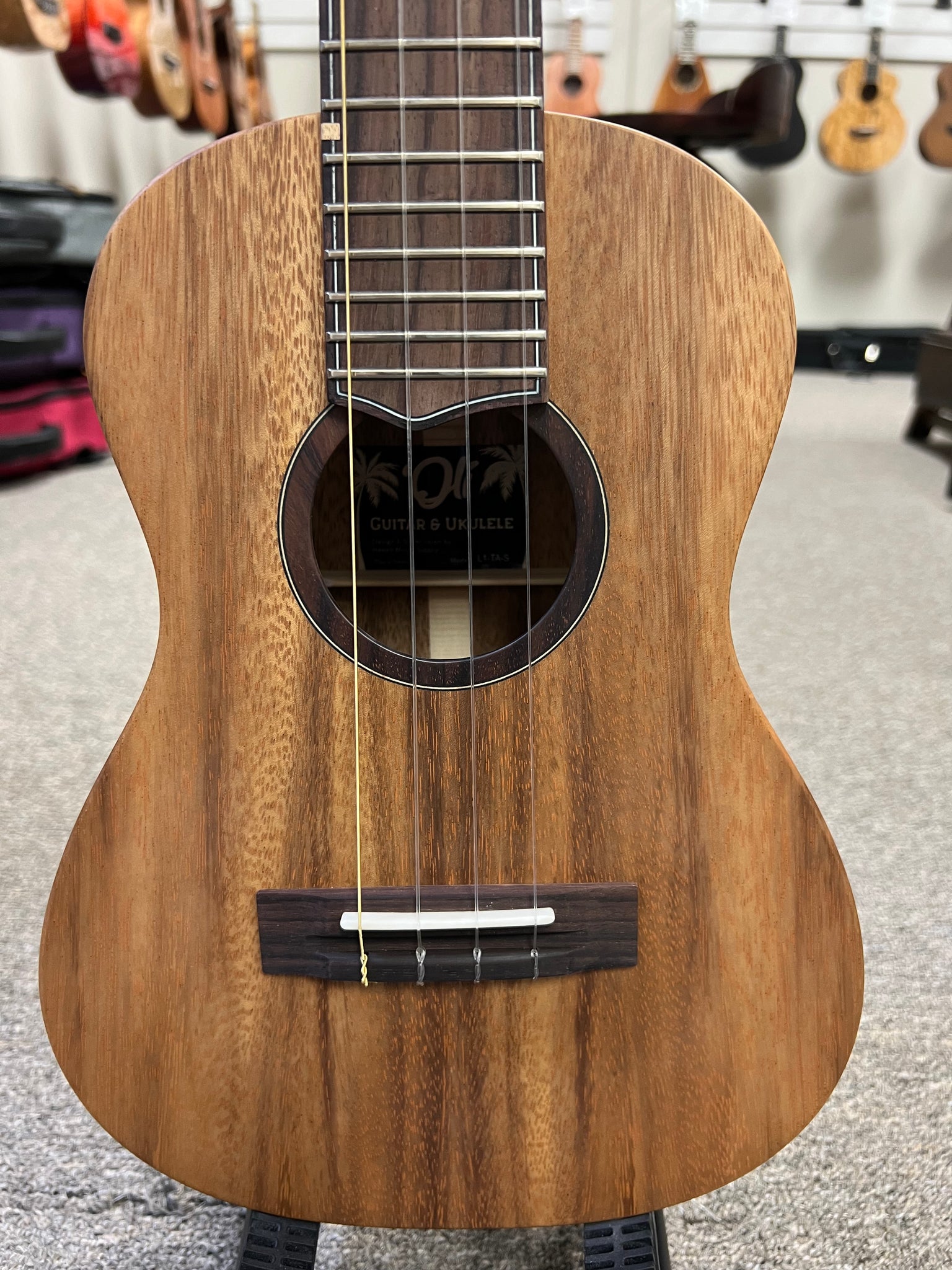 Oli L1-TAS Solid Acacia Satin Tenor Ukulele w/Case
