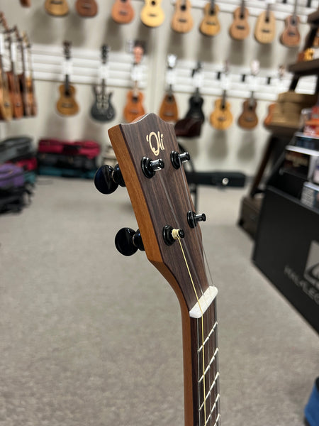 Oli L1-TAS Solid Acacia Satin Tenor Ukulele w/Case