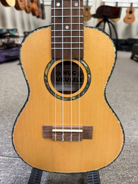 HUG SSM-C Solid Spruce/Mahogany Concert Ukulele