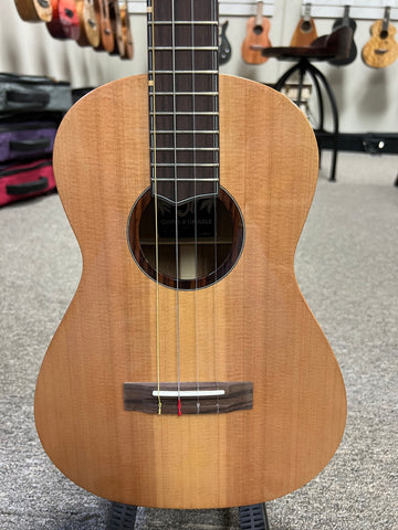 Oli L1-BCA Solid Cedar/Acacia Baritone Ukulele w/Case