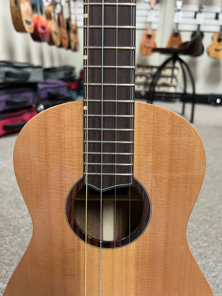 Oli L1-BCA Solid Cedar/Acacia Baritone Ukulele w/Case