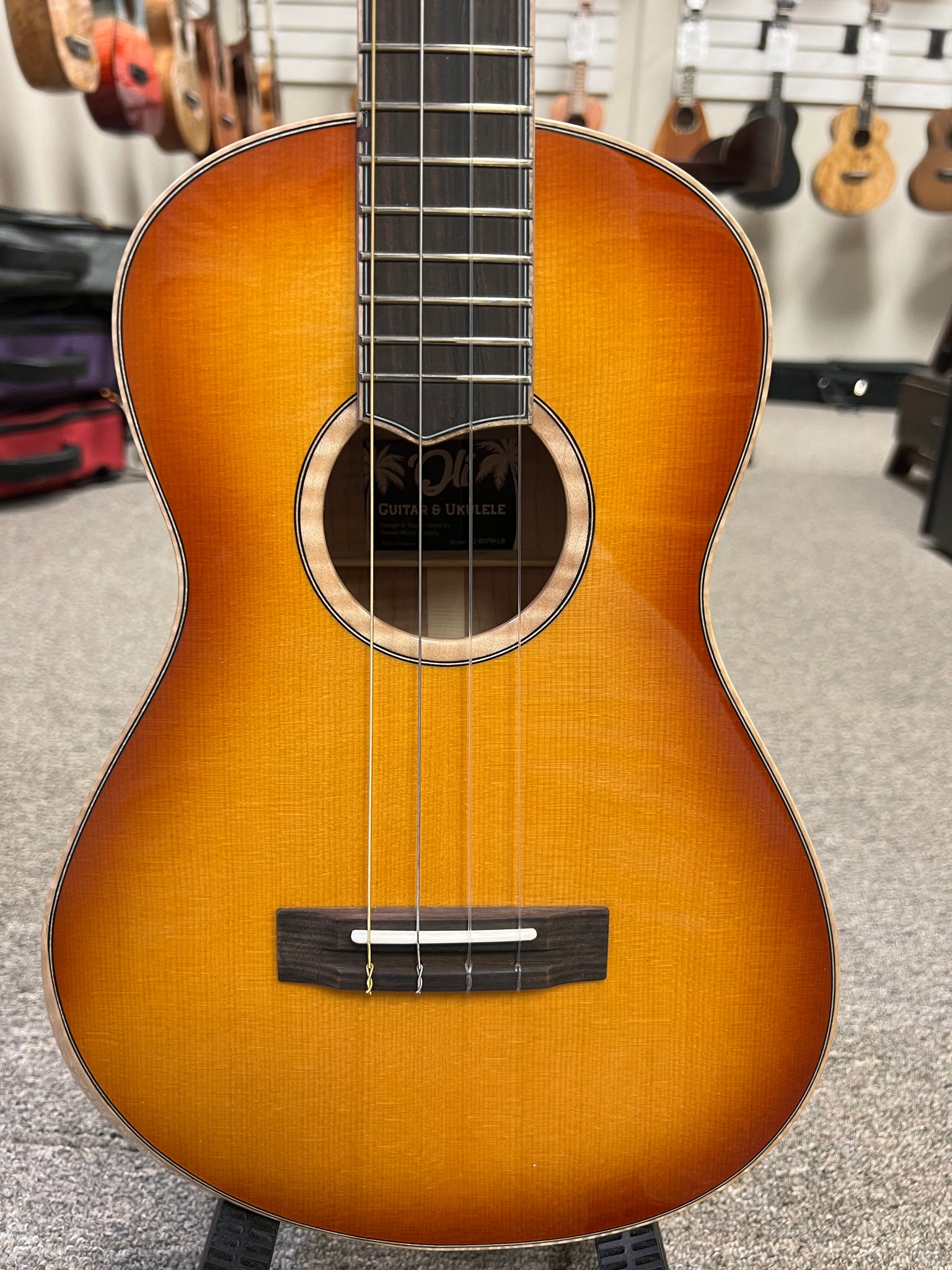 Oli L2-BSFM-SB Solid Spruce/Flame Maple Sunburst Baritone Ukulele w/Case