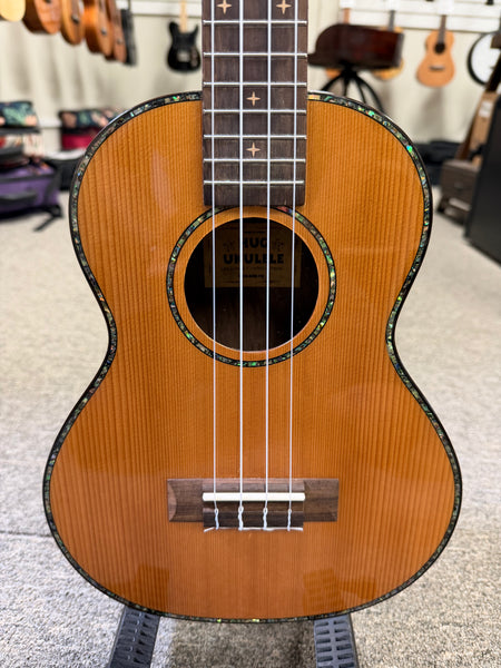 HUG SCR-TG Solid Cedar/Rosewood Tenor Ukulele