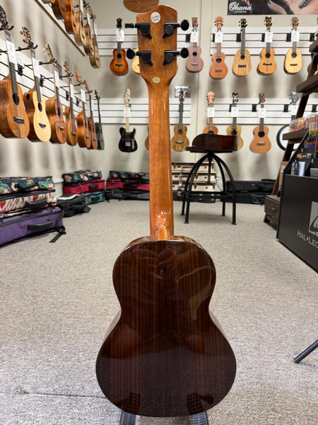 HUG SCR-TG Solid Cedar/Rosewood Tenor Ukulele