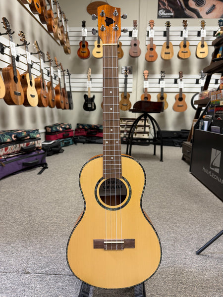 HUG SSM-B Solid Spruce/Mahogany Baritone Ukulele