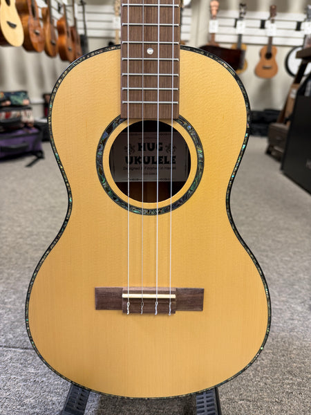 HUG SSM-B Solid Spruce/Mahogany Baritone Ukulele