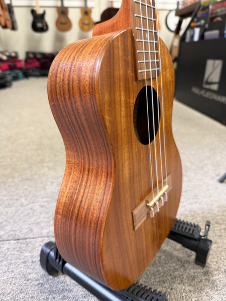 HUG A-T Solid Acacia Tenor Ukulele