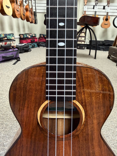 KALA KA-CT-SA-TG Solid Acacia Tenor Ukulele W/Case - Pre Loved
