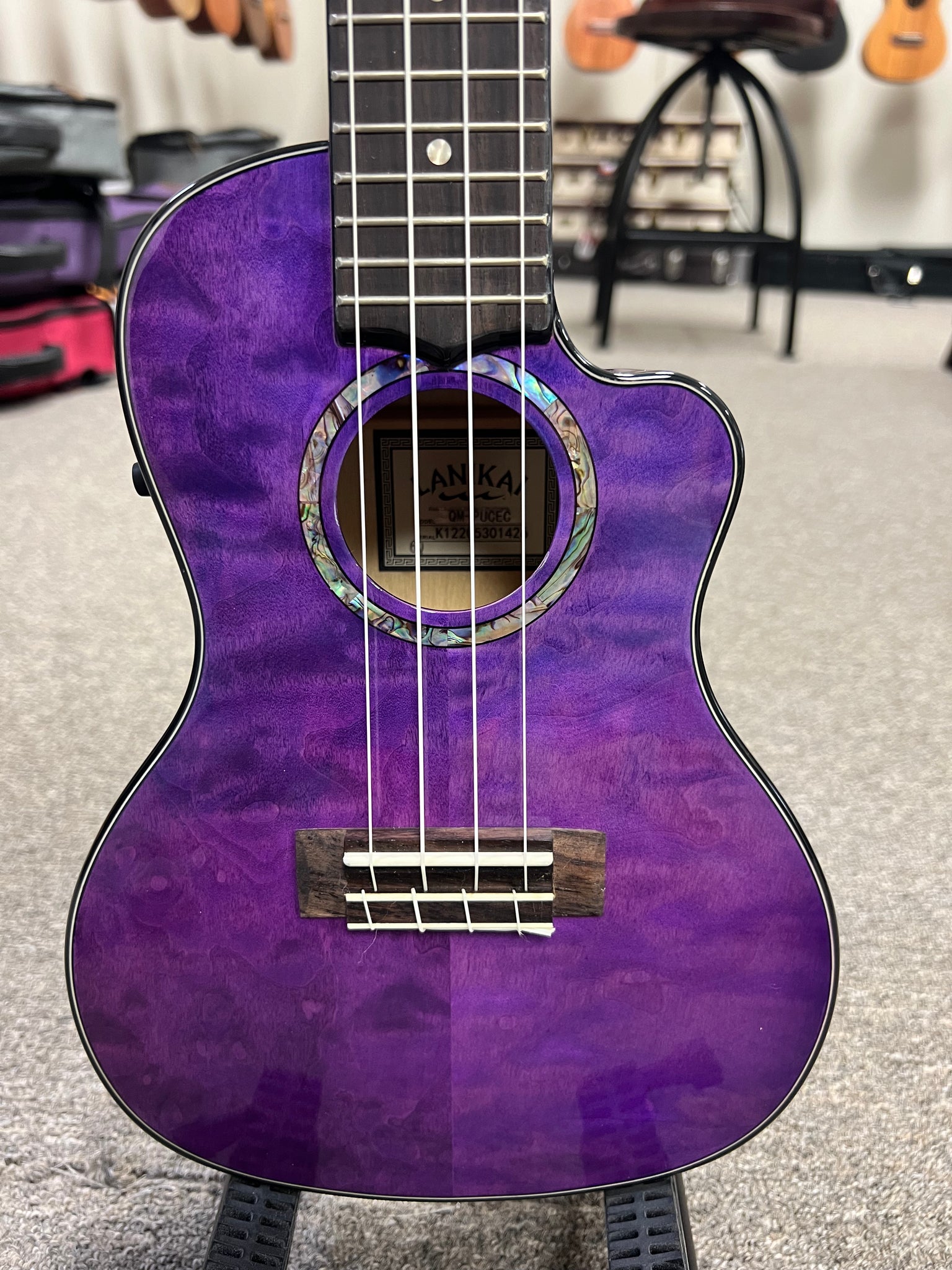 LANIKAI QM-PUCEC Quilted Maple Electric Concert Ukulele w/Case - Transparent Purple